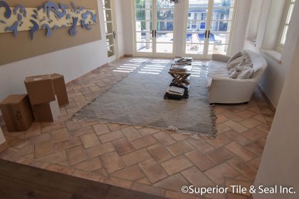 French-Terracotta-tile-herringbone-pattern