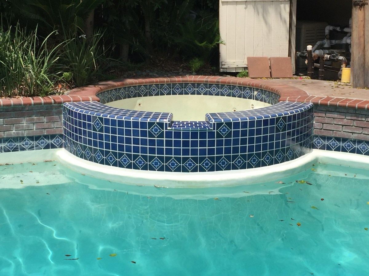 Pool-Jacuzzi Tile