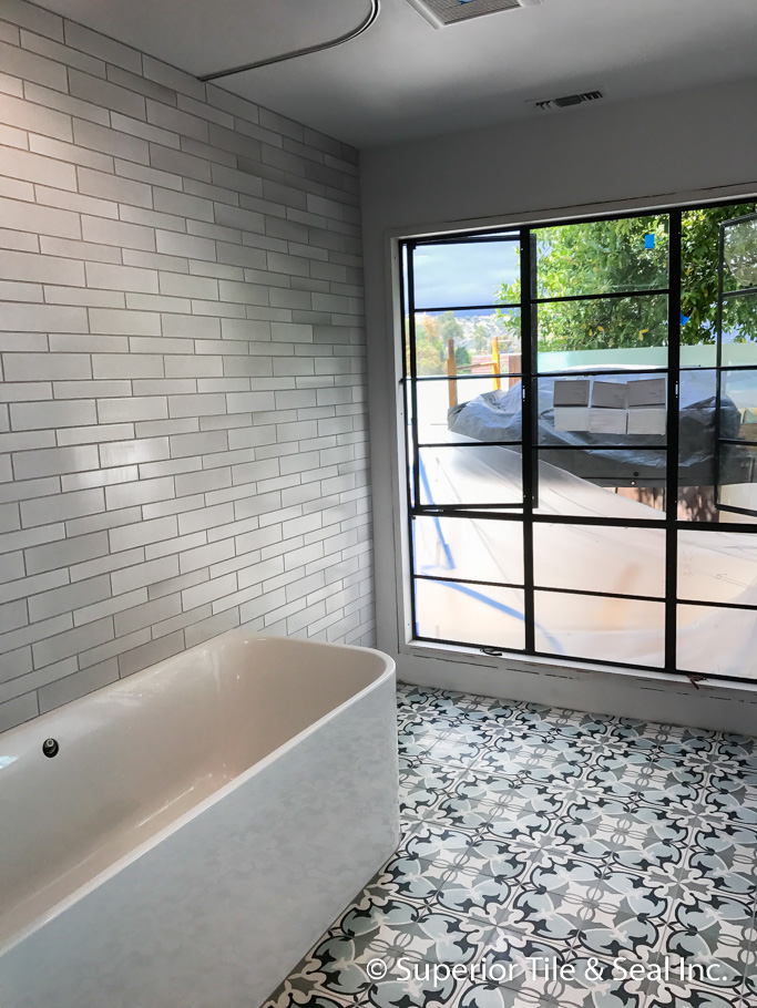 Bathroom Tub/Shower Porcelain Wall Tiles with Concrete Tile Floor
